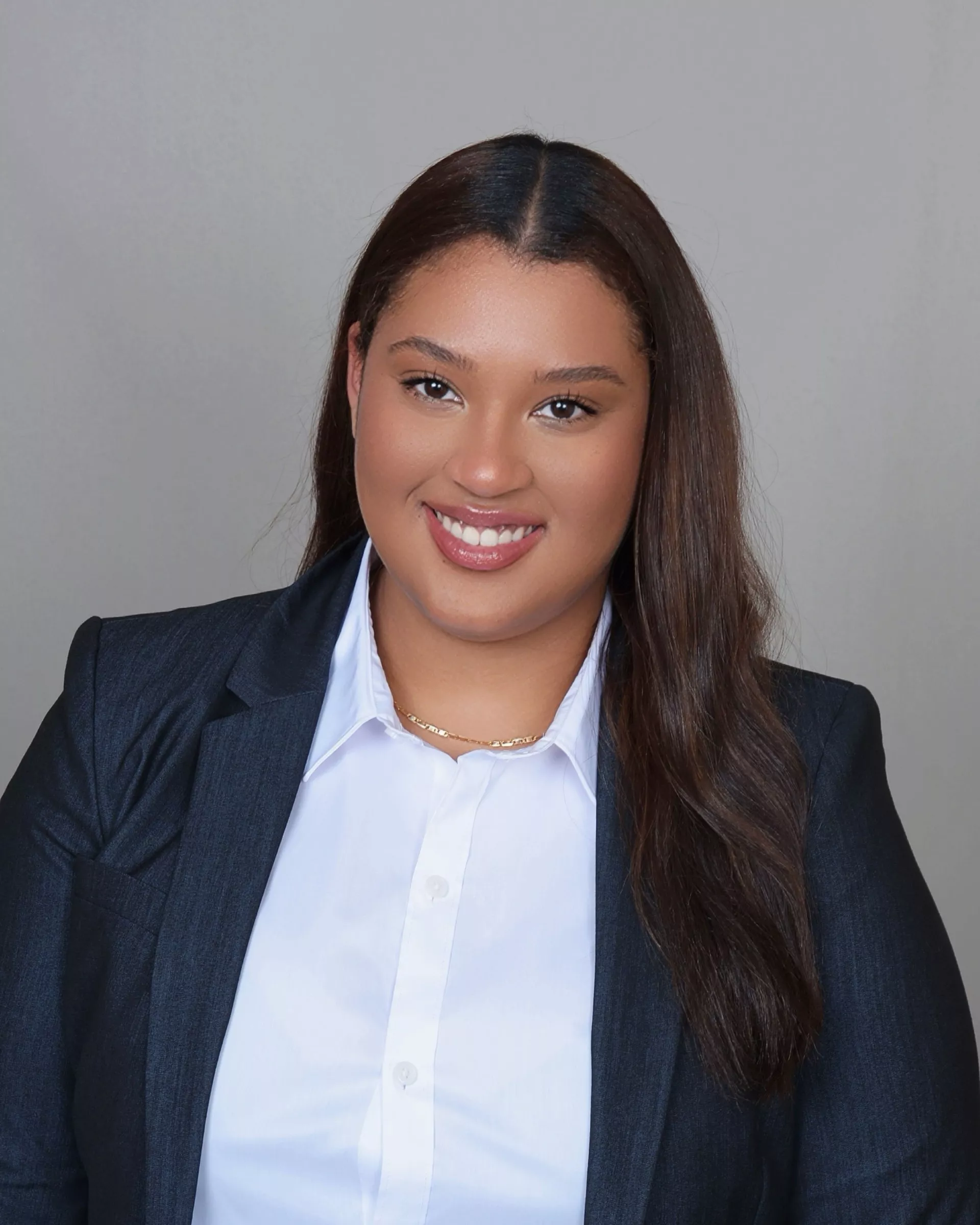 Yvette Castillant, Client Relations Assistant at Law Offices of E.F. Robinson, PA, supporting family law clients in Tamarac, Florida with compassionate legal services