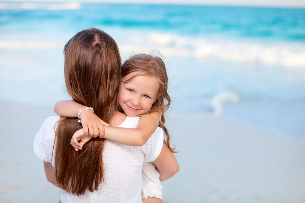 Parent spending time with their child under a Florida timesharing schedule